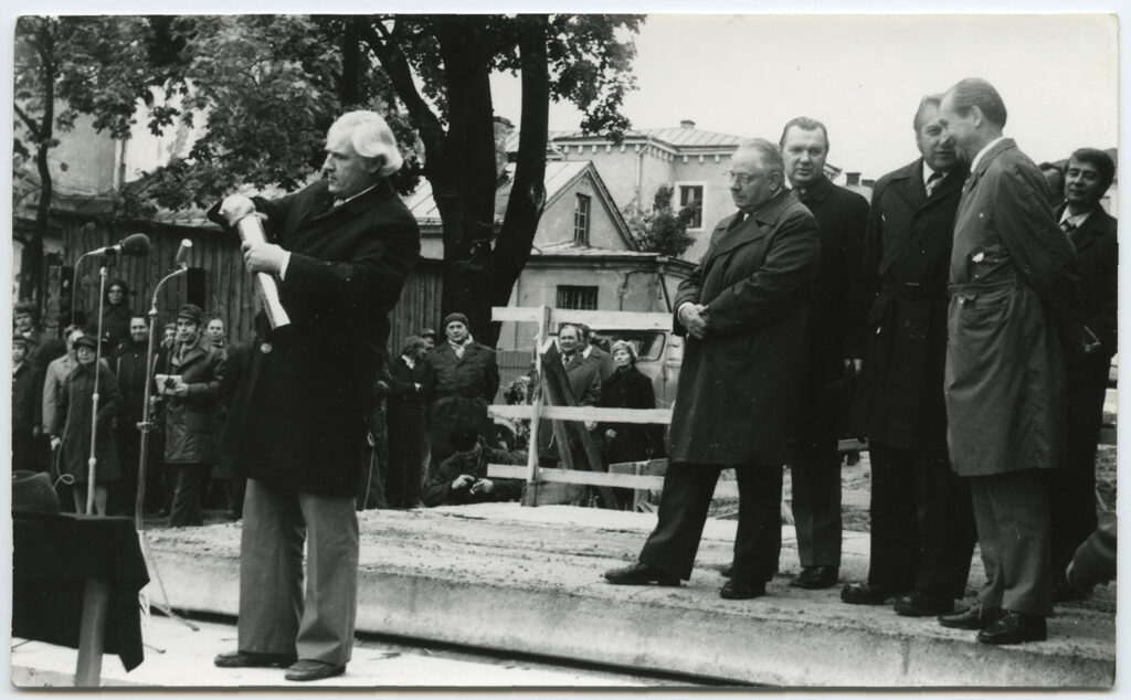 Selle pildi alt-atribuut on tühi. Failinimi on fo3525_3a_nurgakivi_panek_tur_uuele_hoonele_27_sept_1976-1024x634.jpg